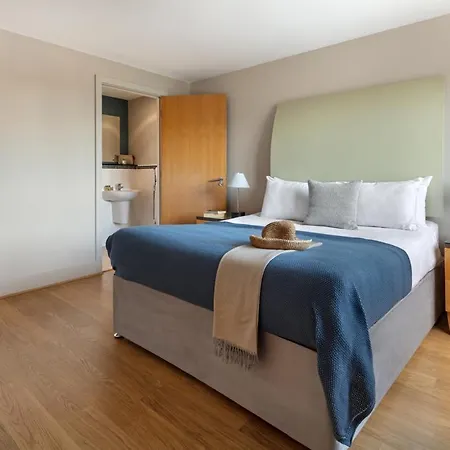 Marlin Apartments Commercial Road - Limehouse-3